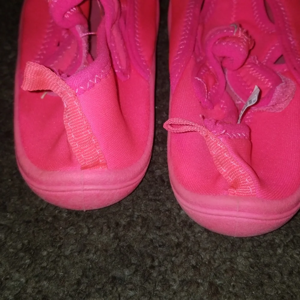 Cat & jack water shoes for girls
